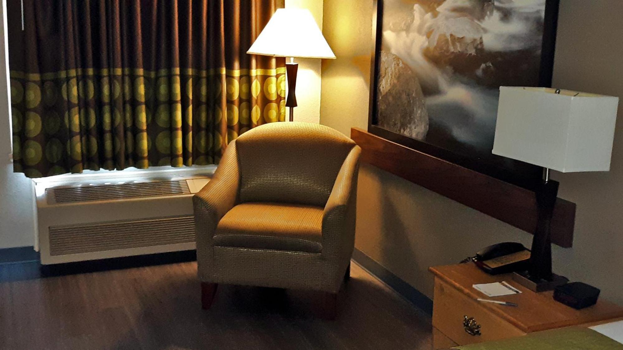Super 8 By Wyndham Fort Chiswell Wytheville Area Max Meadows Room photo